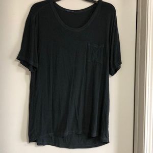 2 black t shirts